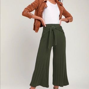 NWOT Ribbed Knit Tie-Front Culotte Pants